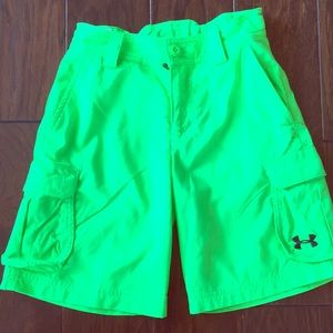 Neon green Under Armour youth cargo shorts   Small